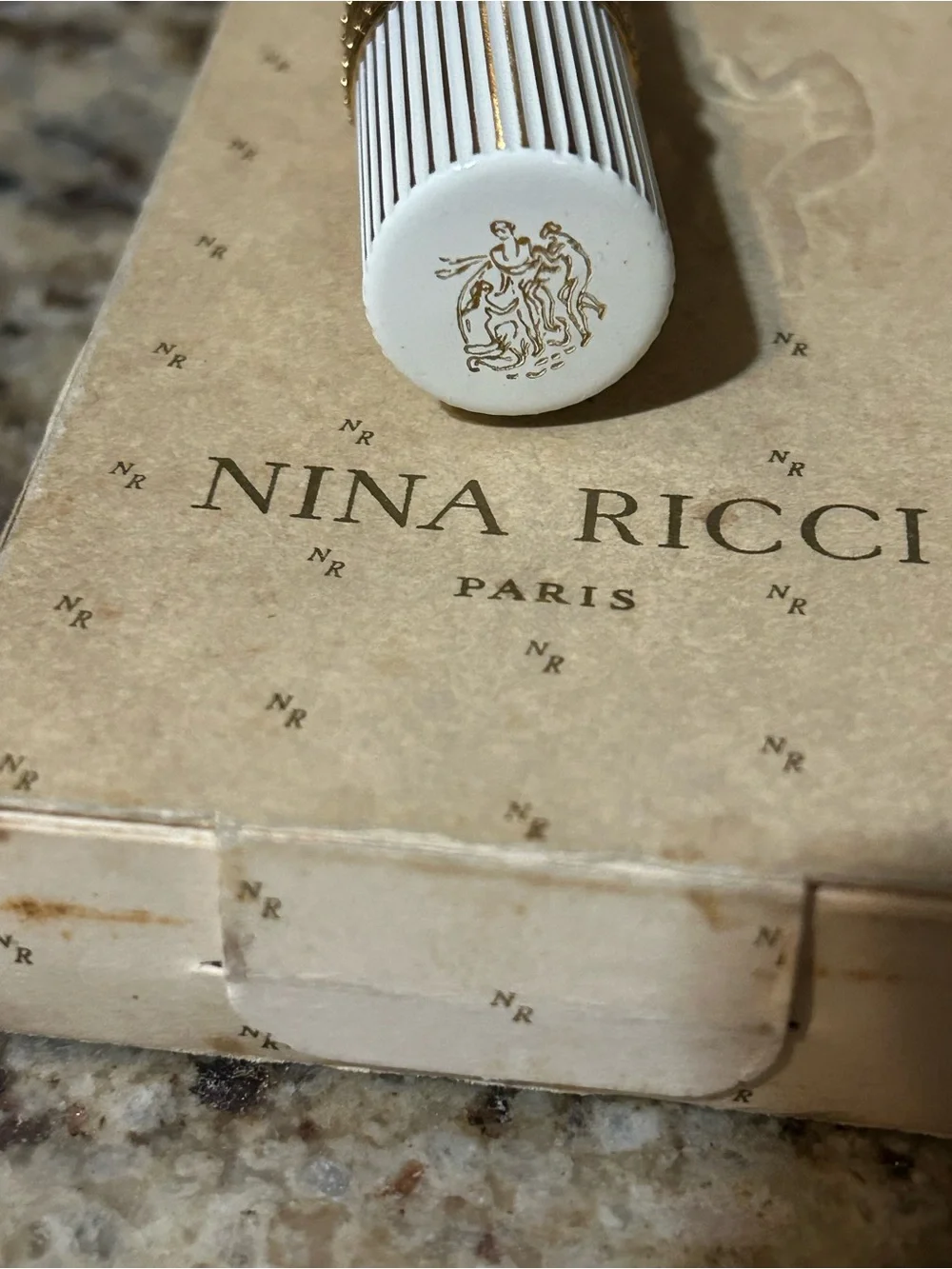 Vintage Nina Ricci White and Gold Ribbed empty bottle purse atomizer
